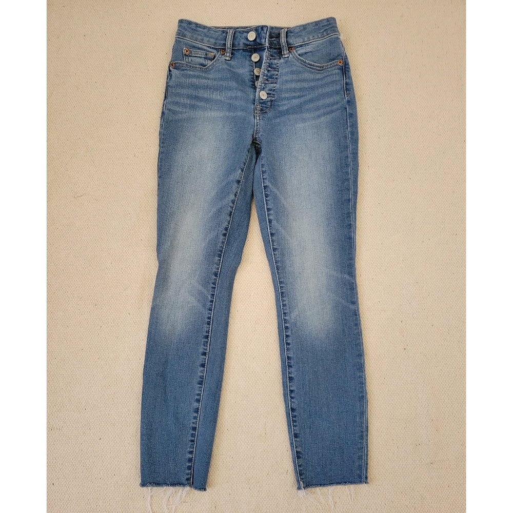 Womens Gap Curvy true skinny size 0/25 raw hem